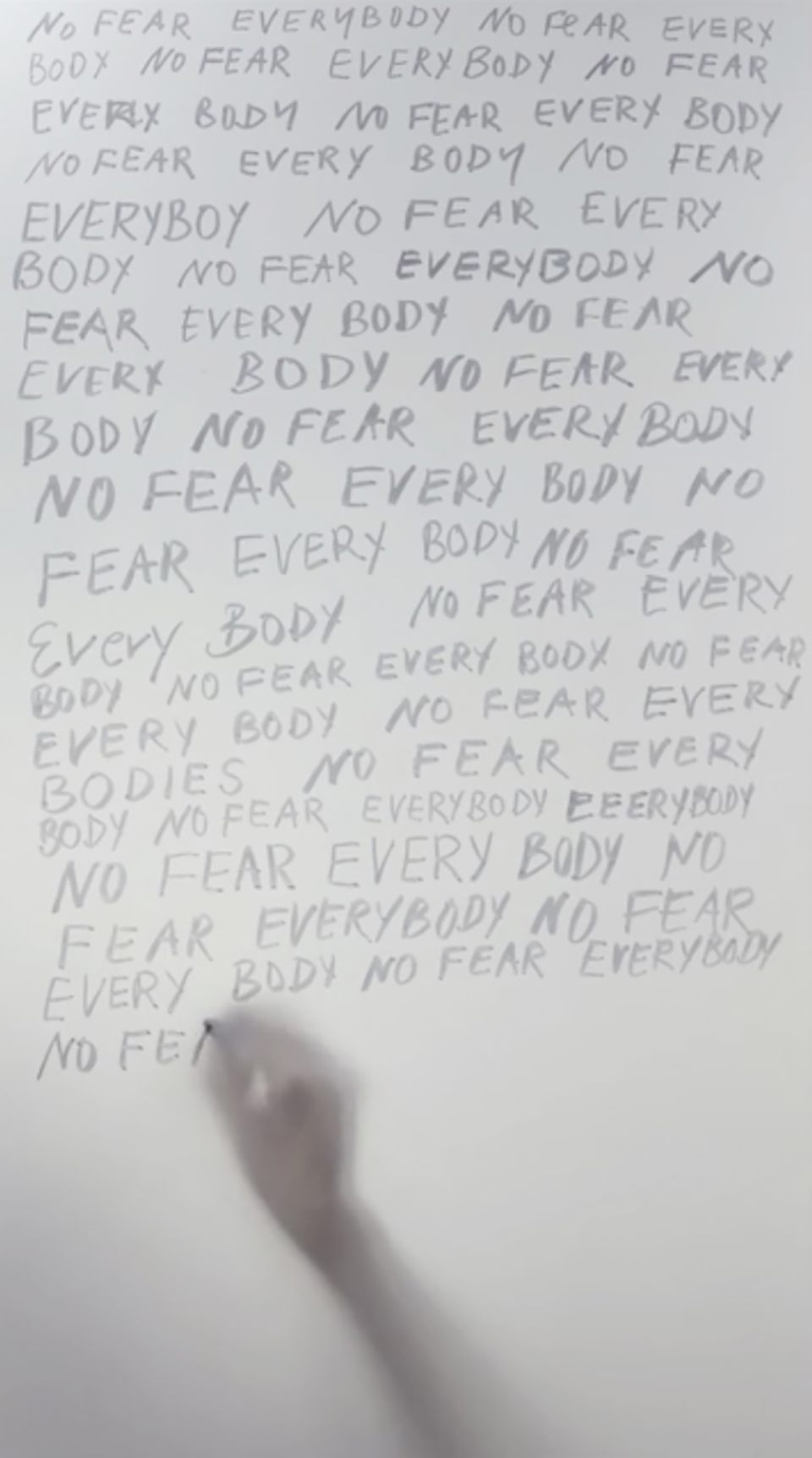 Yvon Chabrowski, videostill aus: NO FEAR EVERY BODY. video sculpture, 4K loop, color, sound, 2021