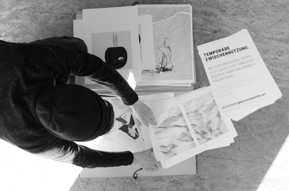 Ausstellungansicht Projektraum BESSER ALS NICHTS. 2020 (Foto: Stefanie Rübensaal)