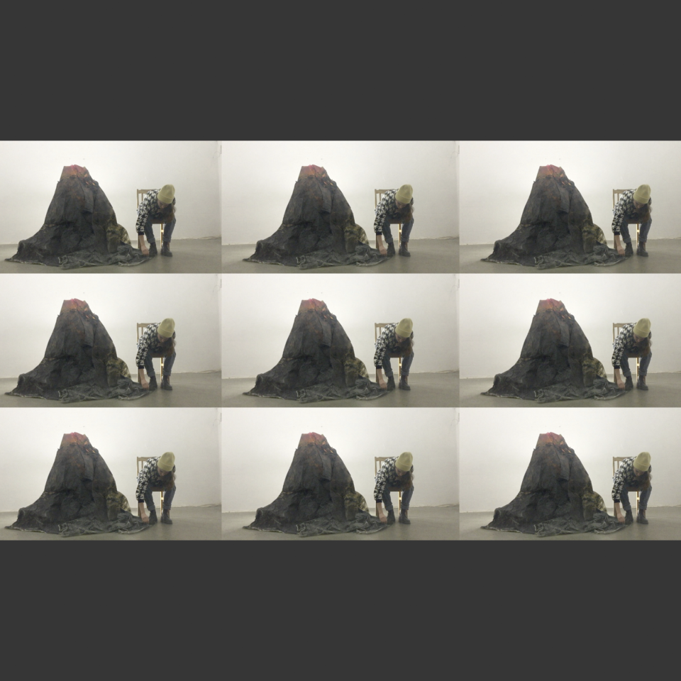 Stefanie Rübensaal: Ein Vulkan feat. manche Fragen. still, Videoloop, 3 Min, 2022