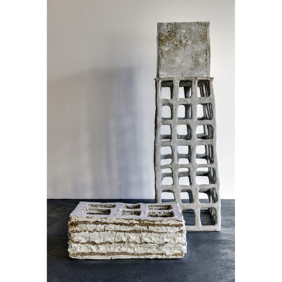 Lotte Buch, Ortswechsel. Steinzeug, Porzellan, 2016